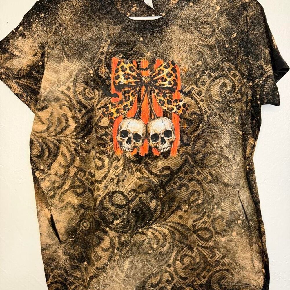 Custom womens halloween tshirt sz Lg
